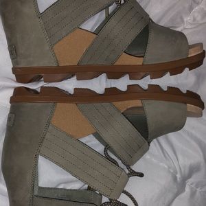 New Sorel Joanie lace up wedges